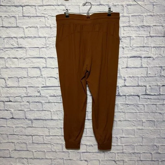 Lululemon Ready to Rulu High-Rise Jogger
Roasted Brown

Size 14 - Picture 3 of 15
